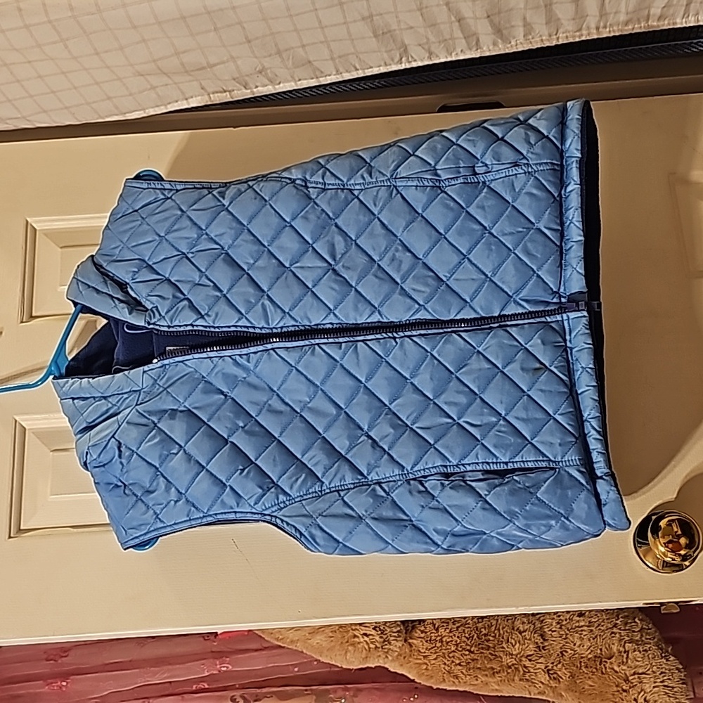 Vest - Picture 2 of 3
